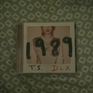 Taylor Swift 1989 Delux edition